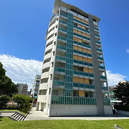 With Pool Near The Apartman