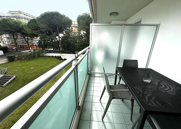 Daire With Pool Near The *